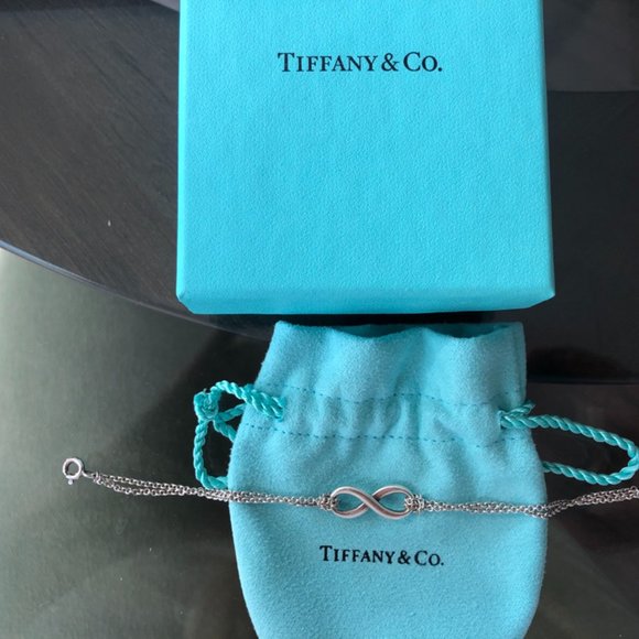 Tiffany Silver Infinity Bracelet - Picture 1 of 1